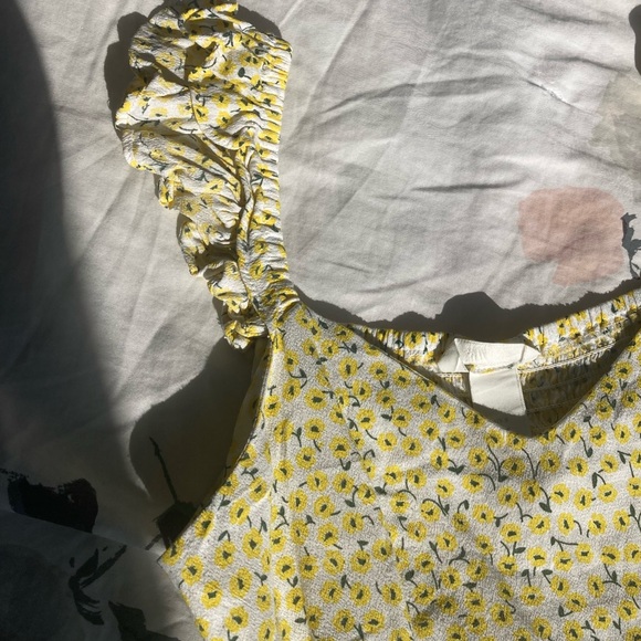 H&M Yellow Floral Top - Picture 2 of 5